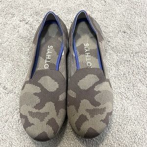 Gray camo Rothy flats